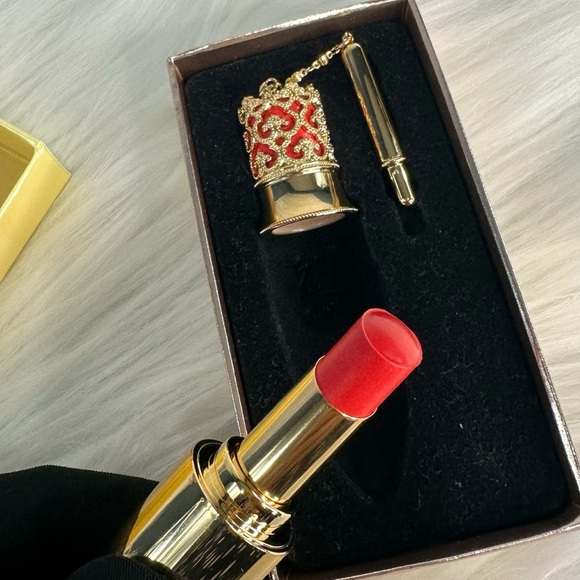 Rosy Coral Luxury Lipstick - Picture 4 of 7